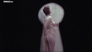 Фігуриста шмара на лабутенах втішає відео порно категорії вологу кицьку самомасажем.